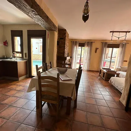 Laura Mar * نيرخا