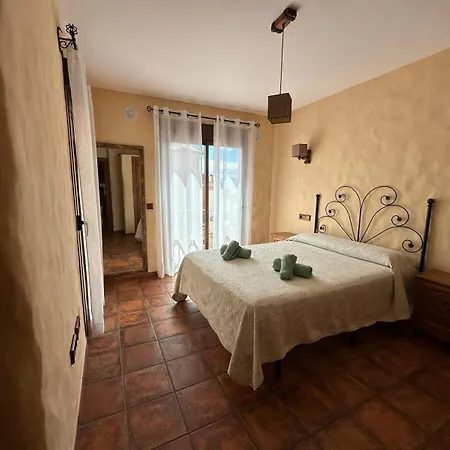 Laura Mar * نيرخا